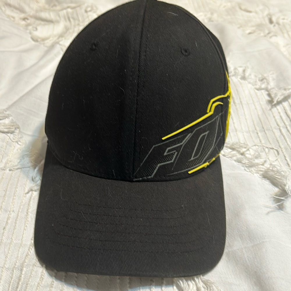 Fox hat gently used